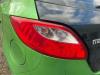 Achterlicht links van een Mazda 2 (DE), 2007 / 2015 1.4 CDVi 16V, Hatchback, Diesel, 1.399cc, 50kW (68pk), FWD, Y404, 2008-01 / 2015-06, DE1342; DE1442 2008