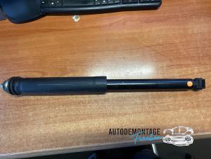 Gebruikte Schokdemper rechts-achter Toyota Yaris III (P13) 1.5 16V Hybrid Prijs € 20,00 Margeregeling aangeboden door Franken Autodemontage B.V.