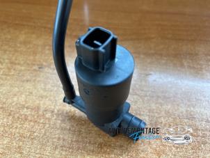 Gebruikte Ruitensproeierpomp voor Toyota Yaris III (P13) 1.5 16V Hybrid Prijs € 15,00 Margeregeling aangeboden door Franken Autodemontage B.V.