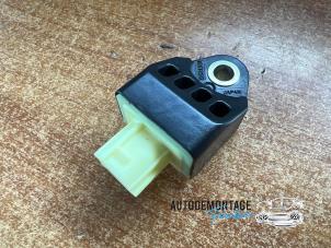 Gebruikte Airbag Sensor Toyota Yaris III (P13) 1.5 16V Hybrid Prijs € 20,00 Margeregeling aangeboden door Franken Autodemontage B.V.