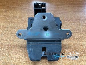 Gebruikte Achterklep Slotmechaniek Ford Galaxy (WA6) 2.0 TDCi 16V 136 Prijs € 30,00 Margeregeling aangeboden door Franken Autodemontage B.V.