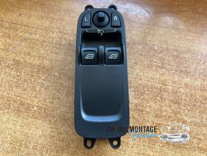 Gebruikte Ruit schakelaar elektrisch Volvo C30 (EK/MK) 2.4 D5 20V Prijs € 35,00 Margeregeling aangeboden door Franken Autodemontage B.V.