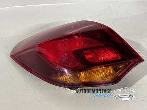 Gebruikte Achterlicht links Opel Astra J (PC6/PD6/PE6/PF6) 1.3 CDTI 16V EcoFlex Prijs € 35,00 Margeregeling aangeboden door Franken Autodemontage B.V.