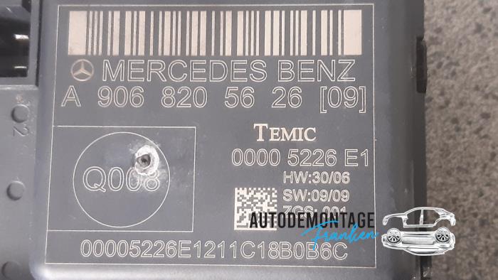 Module Centrale Deurvergrendeling van een Mercedes-Benz Sprinter 3,5t (906.73) 316 CDI 16V 2011