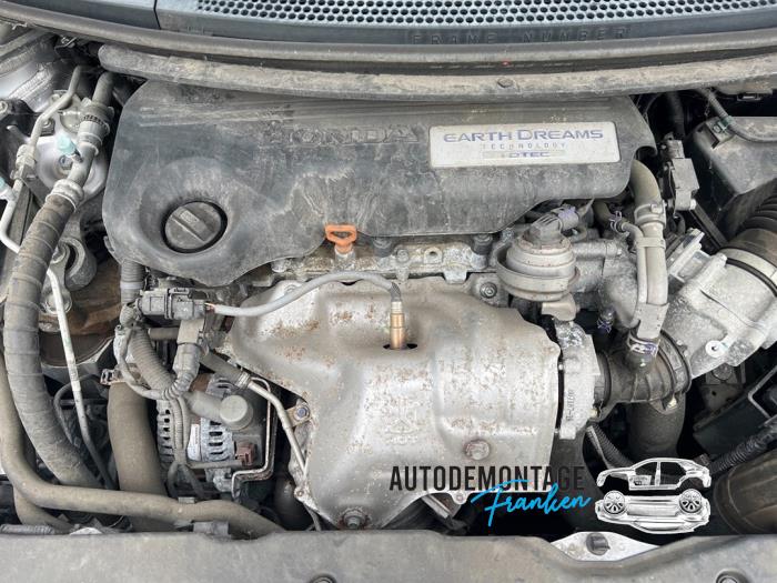 Motor van een Honda Civic Tourer (FK) 1.6 i-DTEC Advanced 16V 2015
