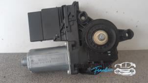 Gebruikte Motor electrisch raam Volkswagen Golf VI (5K1) 1.6 TDI 16V Prijs € 35,00 Margeregeling aangeboden door Franken Autodemontage B.V.