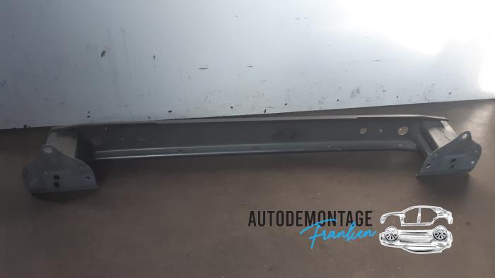 Bumperframe achter van een Toyota Yaris III (P13) 1.5 16V Hybrid 2020