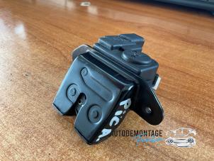 Gebruikte Achterklep Slotmechaniek Kia Picanto (JA) 1.0 DPi 12V Prijs € 30,00 Margeregeling aangeboden door Franken Autodemontage B.V.