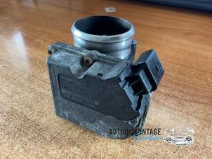 Gebruikte Gasklephuis Kia Carens III (FG) 2.0 CRDI VGT 16V Prijs € 80,00 Margeregeling aangeboden door Franken Autodemontage B.V.