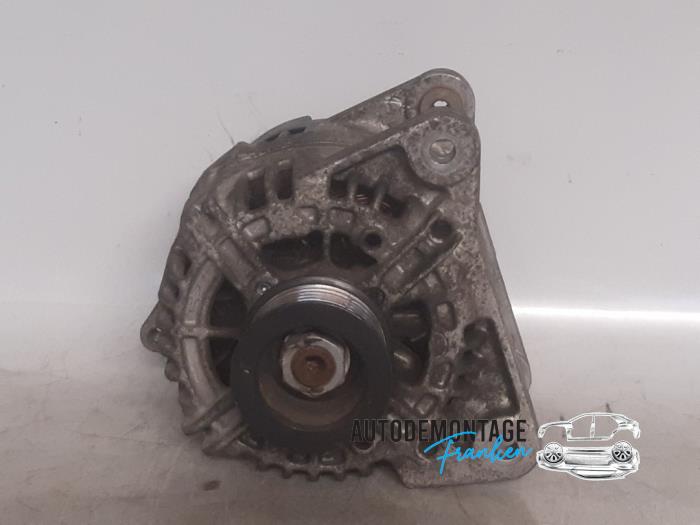 Gebruikte Dynamo Renault Clio III (BR/CR) 1.2 16V TCe 100 Prijs € 40,00 Margeregeling aangeboden door Franken Autodemontage B.V.
