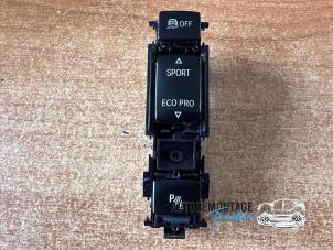 Gebruikte Schakelaar ESP BMW 1 serie (F20) 116i 1.5 12V Prijs € 25,00 Margeregeling aangeboden door Franken Autodemontage B.V.