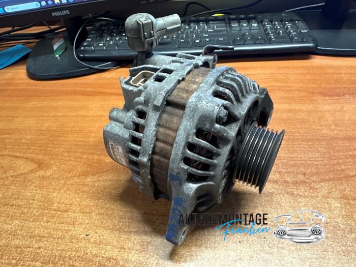 Dynamo van een Mazda 3 Sport (BK) 1.6i 16V 2007