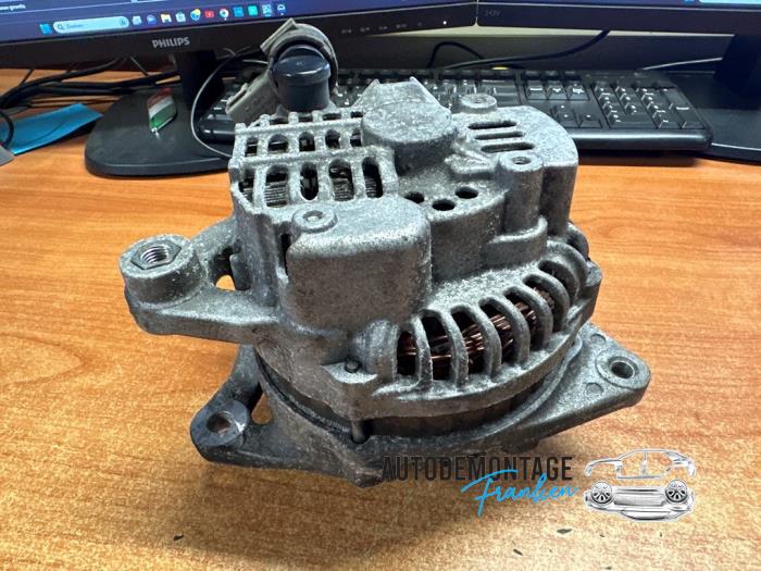 Dynamo van een Mazda 3 Sport (BK) 1.6i 16V 2007