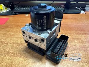 Gebruikte ABS Pomp Volkswagen Transporter T5 2.0 TDI DRF Prijs € 270,00 Margeregeling aangeboden door Franken Autodemontage B.V.