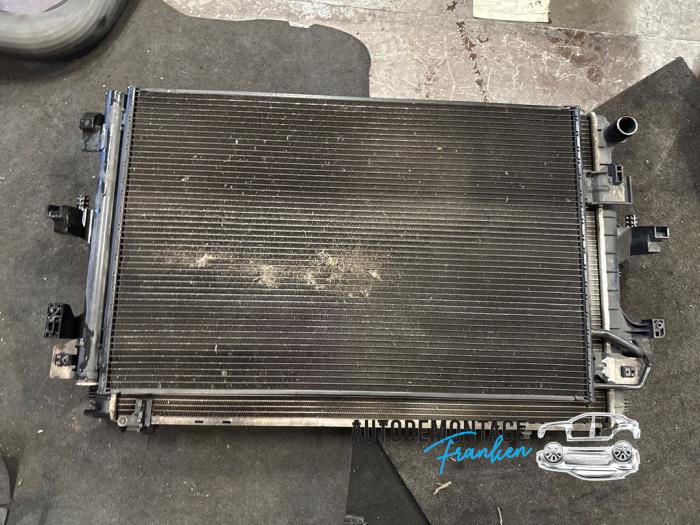 Gebruikte Radiateur Volkswagen Transporter T5 2.0 TDI DRF Prijs op aanvraag aangeboden door Franken Autodemontage B.V.
