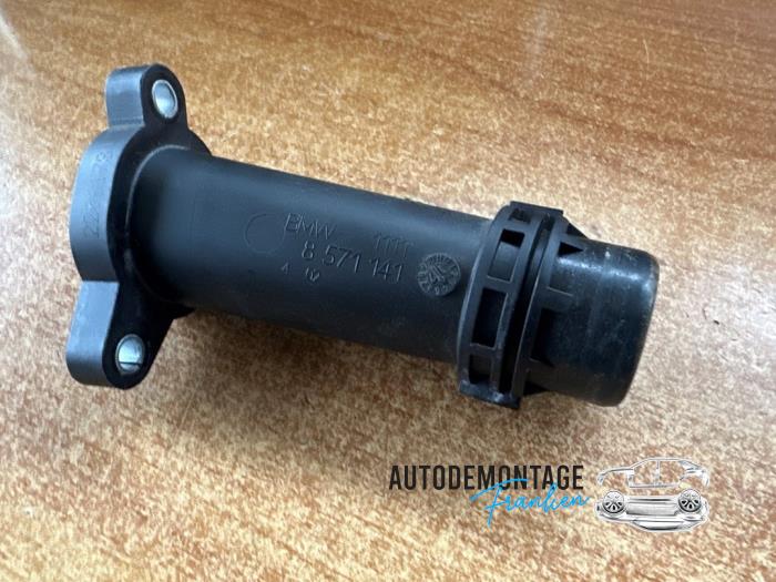 Gebruikte Waterslang aansluiting BMW 1 serie (F20) 116i 1.5 12V Prijs € 10,00 Margeregeling aangeboden door Franken Autodemontage B.V.