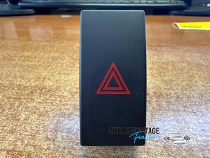 Gebruikte Schakelaar Paniekverlichting Ford Transit 2.4 TDCi 16V Prijs € 15,00 Margeregeling aangeboden door Franken Autodemontage B.V.