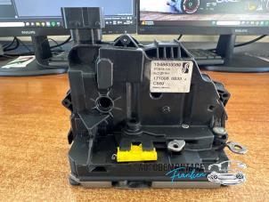 Gebruikte Schuifdeur Slotmechaniek rechts Fiat Ducato (250) 2.3 D 120 Multijet Prijs € 35,00 Margeregeling aangeboden door Franken Autodemontage B.V.