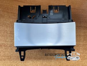 Gebruikte Asbak voor Mercedes C Estate (S204) 1.8 C-180 CGI 16V Prijs € 25,00 Margeregeling aangeboden door Franken Autodemontage B.V.