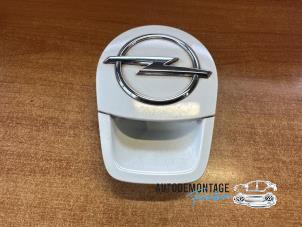 Gebruikte Achterklep Handgreep Opel Agila (B) 1.0 12V ecoFLEX Prijs € 30,00 Margeregeling aangeboden door Franken Autodemontage B.V.