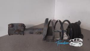 Gebruikte Voorpoot rechts Renault Grand Scénic III (JZ) 1.5 dCi 110 Prijs € 70,00 Margeregeling aangeboden door Franken Autodemontage B.V.