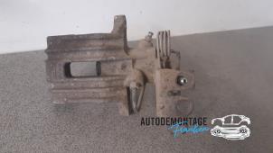 Gebruikte Remklauw (Tang) rechts-achter Volkswagen Caddy III (2KA,2KH,2CA,2CH) 1.9 TDI Prijs € 45,00 Margeregeling aangeboden door Franken Autodemontage B.V.