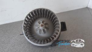 Gebruikte Chaufage Ventilatiemotor Nissan Pixo (D31S) 1.0 12V Prijs € 35,00 Margeregeling aangeboden door Franken Autodemontage B.V.