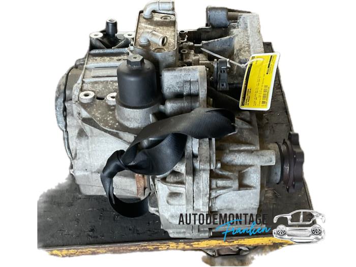 Versnellingsbak van een Volkswagen Passat Variant (3G5) 2.0 TDI 16V 150 2016