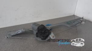 Gebruikte Raammechaniek 4Deurs rechts-voor Renault Modus/Grand Modus (JP) 1.2 16V Prijs € 45,00 Margeregeling aangeboden door Franken Autodemontage B.V.
