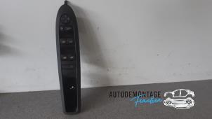 Gebruikte Ruit schakelaar elektrisch Citroen C4 Berline (NC) 1.6 Hdi 90 Prijs € 50,00 Margeregeling aangeboden door Franken Autodemontage B.V.