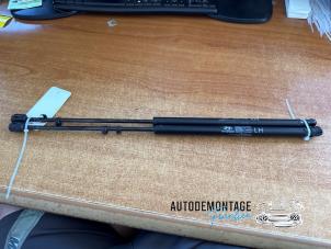 Gebruikte Set Gasdempers Achterklep Hyundai i30 (FD) 1.6 CVVT 16V Prijs € 30,00 Margeregeling aangeboden door Franken Autodemontage B.V.