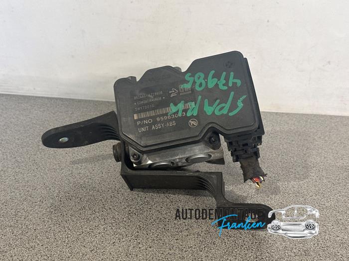 Gebruikte ABS Pomp Chevrolet Spark (M300) 1.2 16V LPG Prijs € 80,00 Margeregeling aangeboden door Franken Autodemontage B.V.