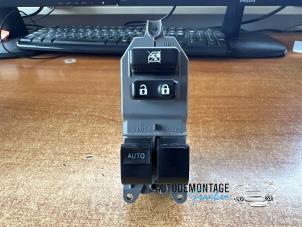 Gebruikte Schakelaar Elektrisch Raam Toyota Yaris III (P13) 1.5 16V Hybrid Prijs € 30,00 Margeregeling aangeboden door Franken Autodemontage B.V.