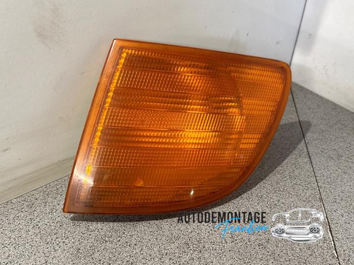 Richtingaanwijzer links van een Mercedes-Benz Vito (638.0) 2.2 CDI 108 16V 1999
