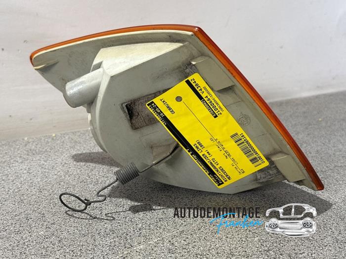 Richtingaanwijzer links van een Mercedes-Benz Vito (638.0) 2.2 CDI 108 16V 1999