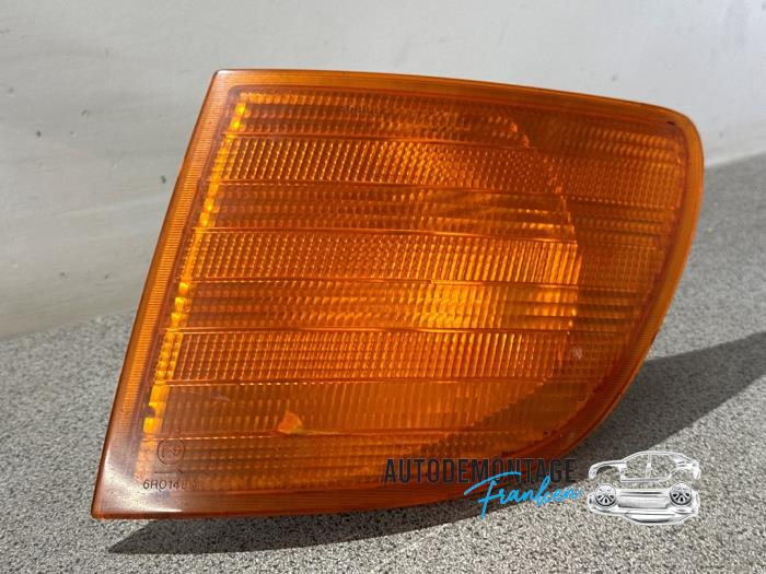 Richtingaanwijzer links van een Mercedes-Benz Vito (638.0) 2.2 CDI 108 16V 1999