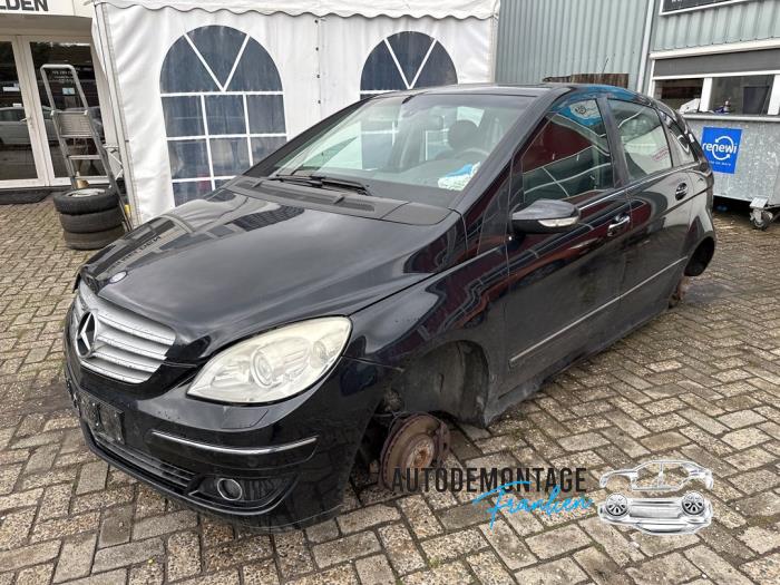 Gebruikte Steekas links-voor Mercedes B (W245) 2.0 B-200 16V Turbo Prijs op aanvraag aangeboden door Franken Autodemontage B.V.