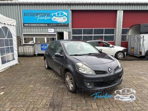 Gebruikte Subframe Renault Clio III (BR/CR) 1.6 16V Prijs op aanvraag aangeboden door Franken Autodemontage B.V.