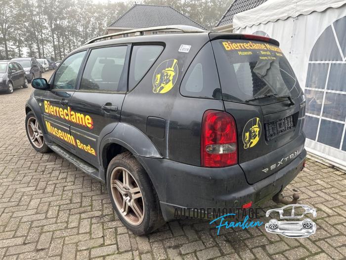 Gebruikte Steekas links-achter Ssang Yong Rexton 2.7 Xdi RX/RJ 270 16V Prijs op aanvraag aangeboden door Franken Autodemontage B.V.