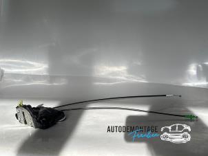 Gebruikte Deurslot Mechaniek 4Deurs links-voor Toyota Yaris III (P13) 1.5 16V Hybrid Prijs € 40,00 Margeregeling aangeboden door Franken Autodemontage B.V.