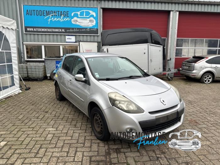 Gebruikte Subframe Renault Clio III (BR/CR) 1.5 dCi 70 Prijs op aanvraag aangeboden door Franken Autodemontage B.V.