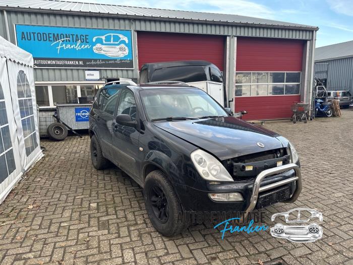 Gebruikte Dynamo Ssang Yong Rexton 2.7 Xdi RX/RJ 270 16V Prijs op aanvraag aangeboden door Franken Autodemontage B.V.