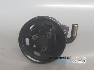 Gebruikte Servopomp Volkswagen Transporter T5 1.9 TDi Prijs € 80,00 Margeregeling aangeboden door Franken Autodemontage B.V.