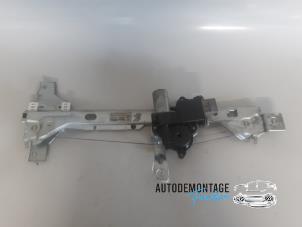 Gebruikte Ruitmechaniek 4Deurs rechts-achter Peugeot 3008 I (0U/HU) 1.6 16V THP 150 Prijs € 50,00 Margeregeling aangeboden door Franken Autodemontage B.V.