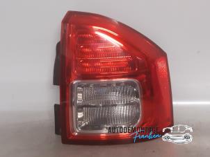 Gebruikte Achterlicht rechts Jeep Compass I (MK49) 2.2 CRD 16V 4x4 Prijs € 100,00 Margeregeling aangeboden door Franken Autodemontage B.V.