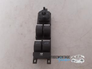 Gebruikte Ruit schakelaar elektrisch Ford S-Max (GBW) 2.0 TDCi 16V 140 Prijs € 35,00 Margeregeling aangeboden door Franken Autodemontage B.V.