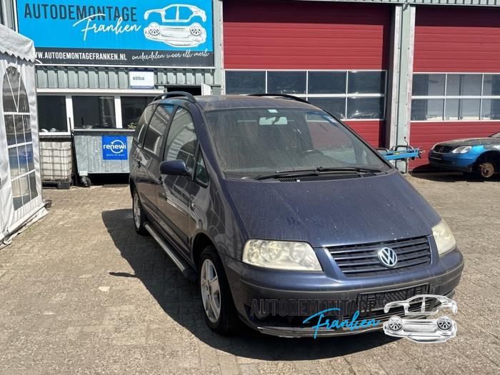 Gebruikte Steekas rechts-voor Volkswagen Sharan (7M8/M9/M6) 1.9 TDI 115 Prijs op aanvraag aangeboden door Franken Autodemontage B.V.