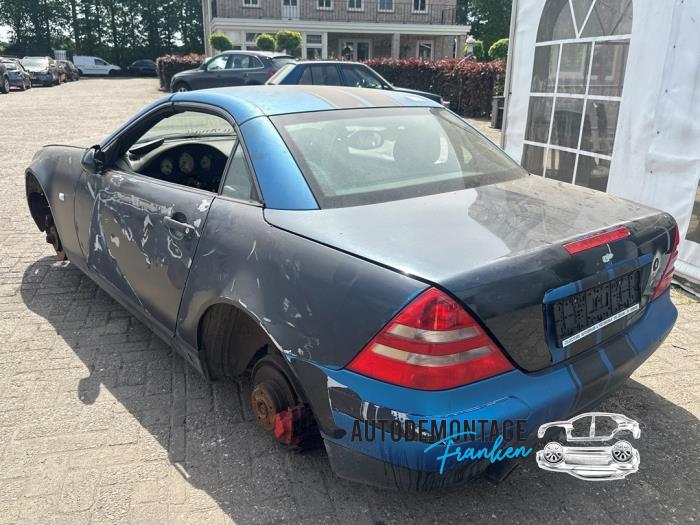 Gebruikte Aandrijfas links-achter Mercedes SLK (R170) 2.0 200 16V Prijs op aanvraag aangeboden door Franken Autodemontage B.V.