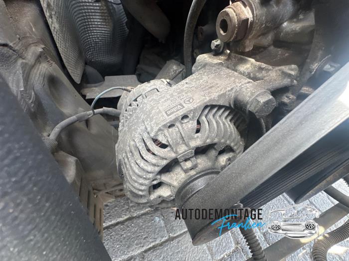 Gebruikte Dynamo Mercedes SLK (R170) 2.0 200 16V Prijs op aanvraag aangeboden door Franken Autodemontage B.V.