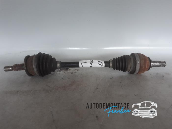 Gebruikte Steekas links-voor Opel Astra J (PC6/PD6/PE6/PF6) 1.4 16V ecoFLEX Prijs € 50,00 Margeregeling aangeboden door Franken Autodemontage B.V.